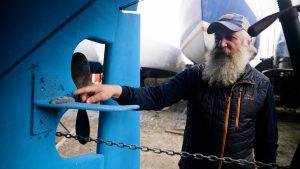 Captain Aaron Lincoln discusses hull shapes and modifications with respect to navigating near Maine lobster fishing gear.